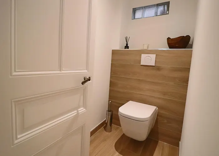 Les Palmiers, Center, Walk To Beach, Ac, Wifi Apartamento *