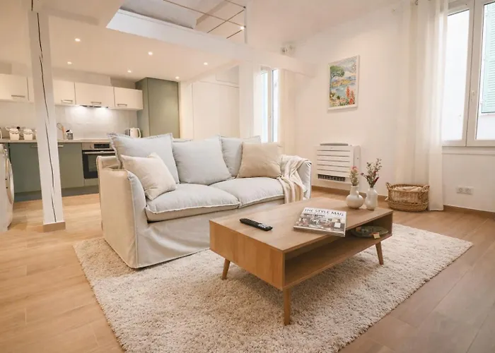 Les Palmiers, Center, Walk To Beach, Ac, Wifi * Antibes