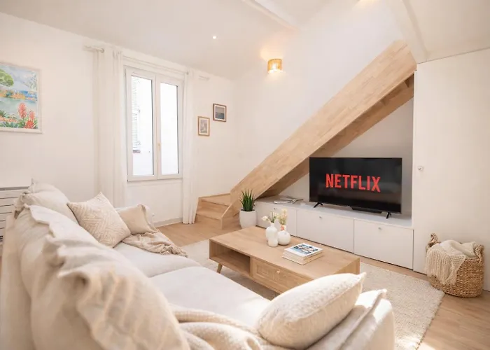 Apartamento Les Palmiers, Center, Walk To Beach, Ac, Wifi