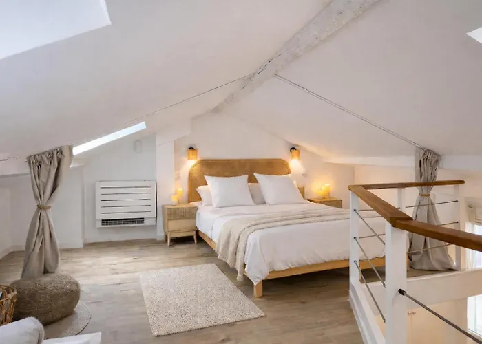 Les Palmiers, Center, Walk To Beach, Ac, Wifi * Antibes