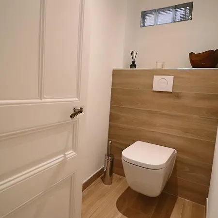 Les Palmiers, Center, Walk To Beach, Ac, Wifi Apartamento *