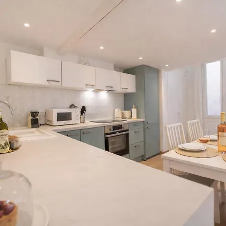 Les Palmiers, Center, Walk To Beach, Ac, Wifi