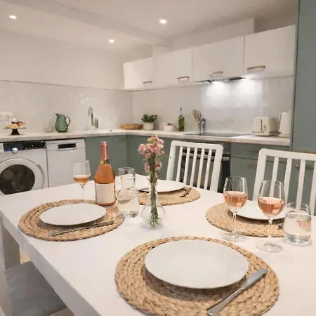 Les Palmiers, Center, Walk To Beach, Ac, Wifi * אנטיב