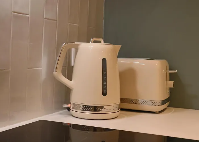 Les Palmiers, Center, Walk To Beach, Ac, Wifi דירה אנטיב