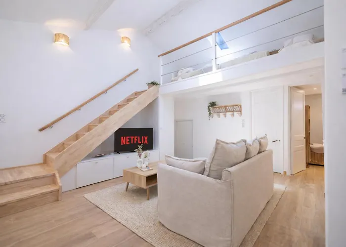 Les Palmiers, Center, Walk To Beach, Ac, Wifi *