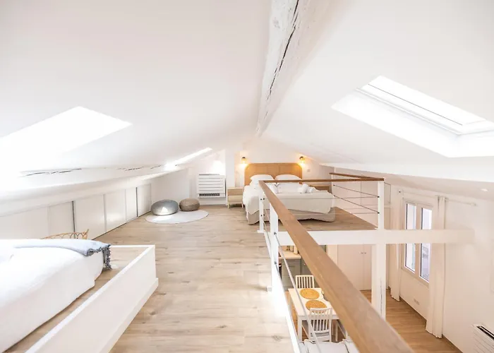 Les Palmiers, Center, Walk To Beach, Ac, Wifi * Antibes